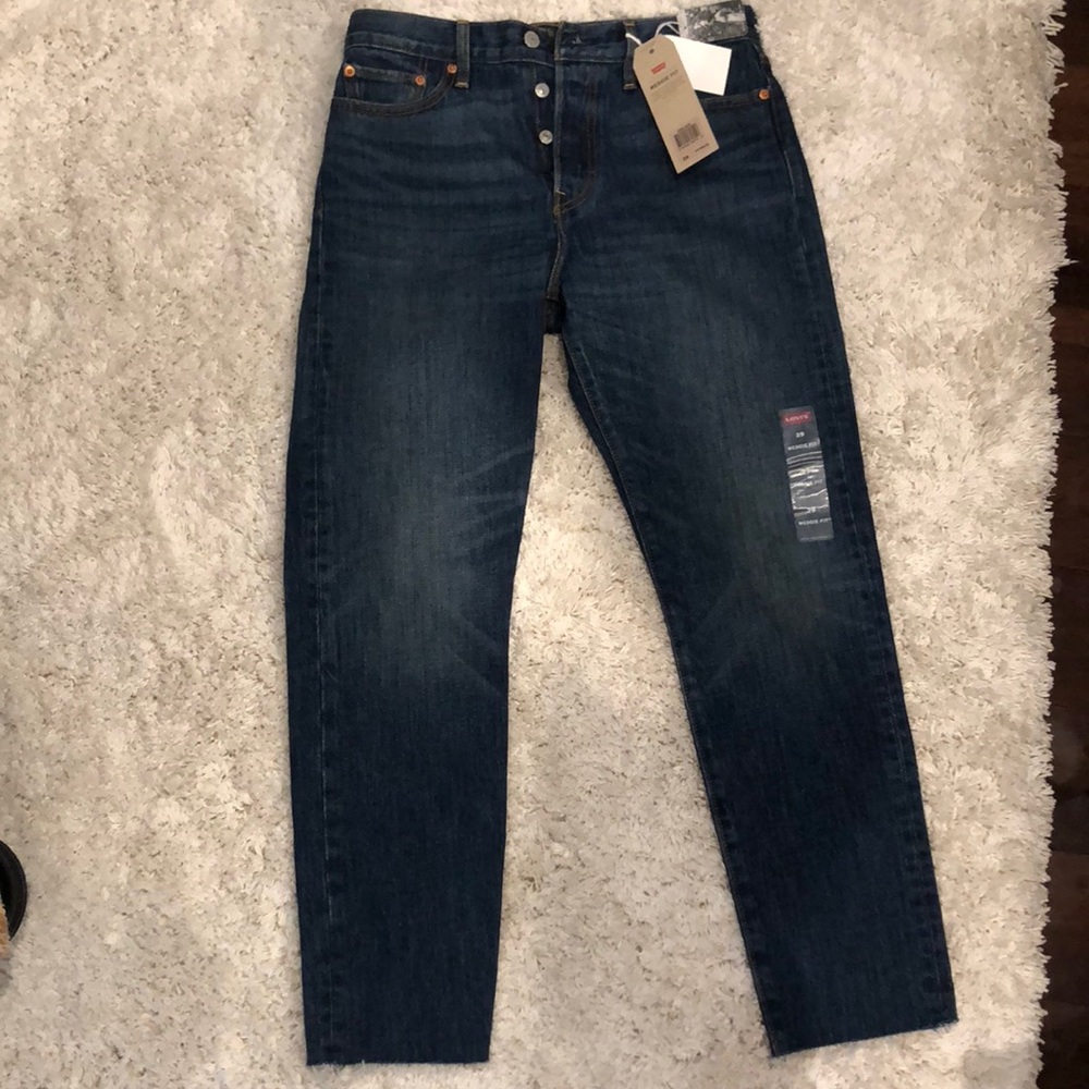 Levi wedgie fit size 29 jeans